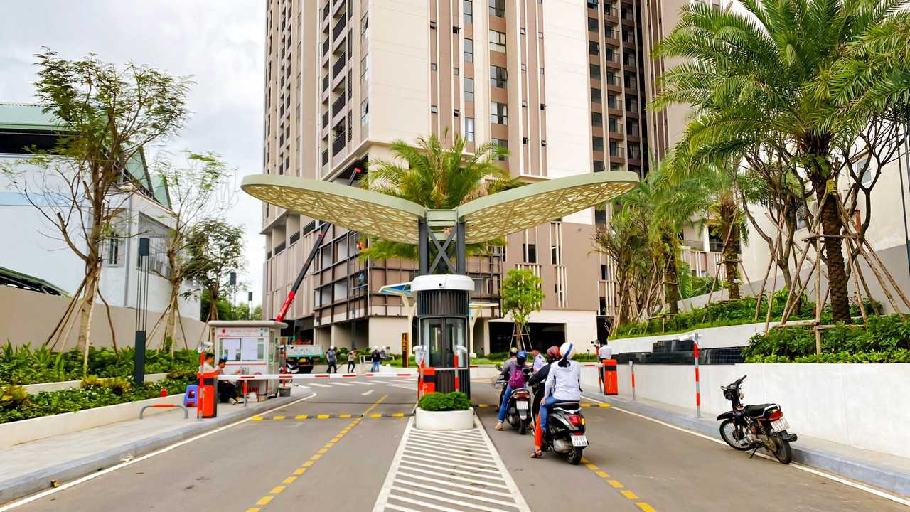 Bãi đỗ xe tại dự án Opal Sky Line